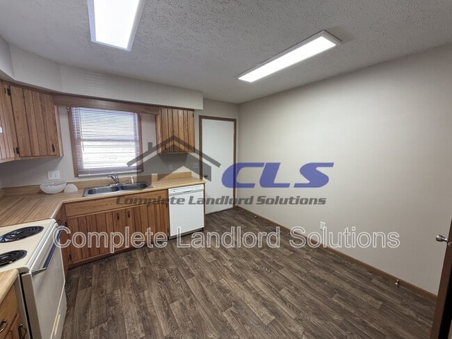 Building Photo - 1826 E Southern Manor Dr