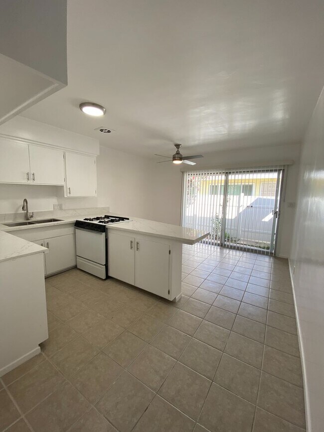 Building Photo - w651