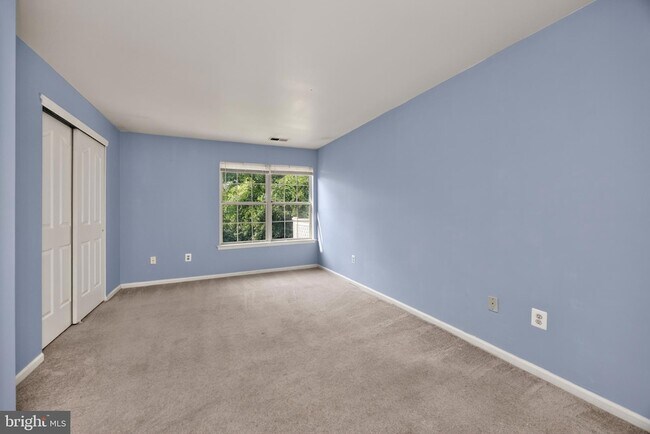 Building Photo - 1014 Foxmeadow Dr