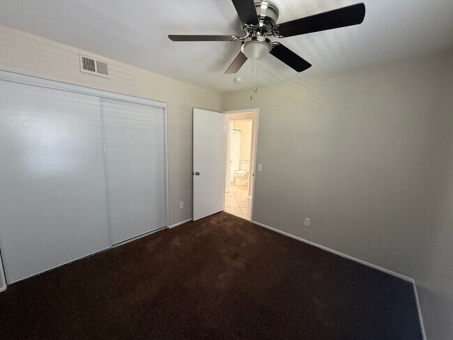 Building Photo - Remodeled Three Bedroom Two Bath in Hemet!