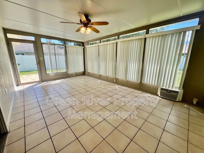 Building Photo - 13140 Staffordshire Dr S