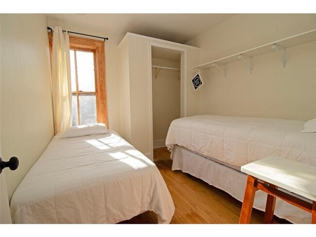 Building Photo - 1211 5th St NE