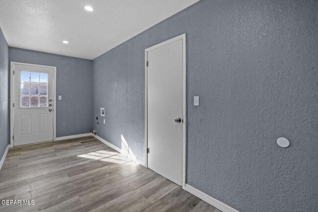 Building Photo - 11200 Warcloud Ave