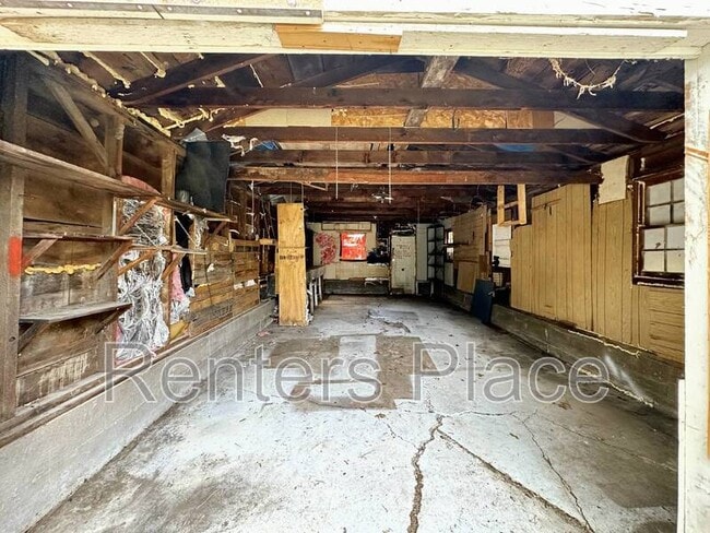 Building Photo - 201 S Ora St