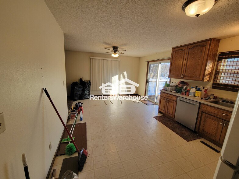 Building Photo - 1465 Cottonwood Rd