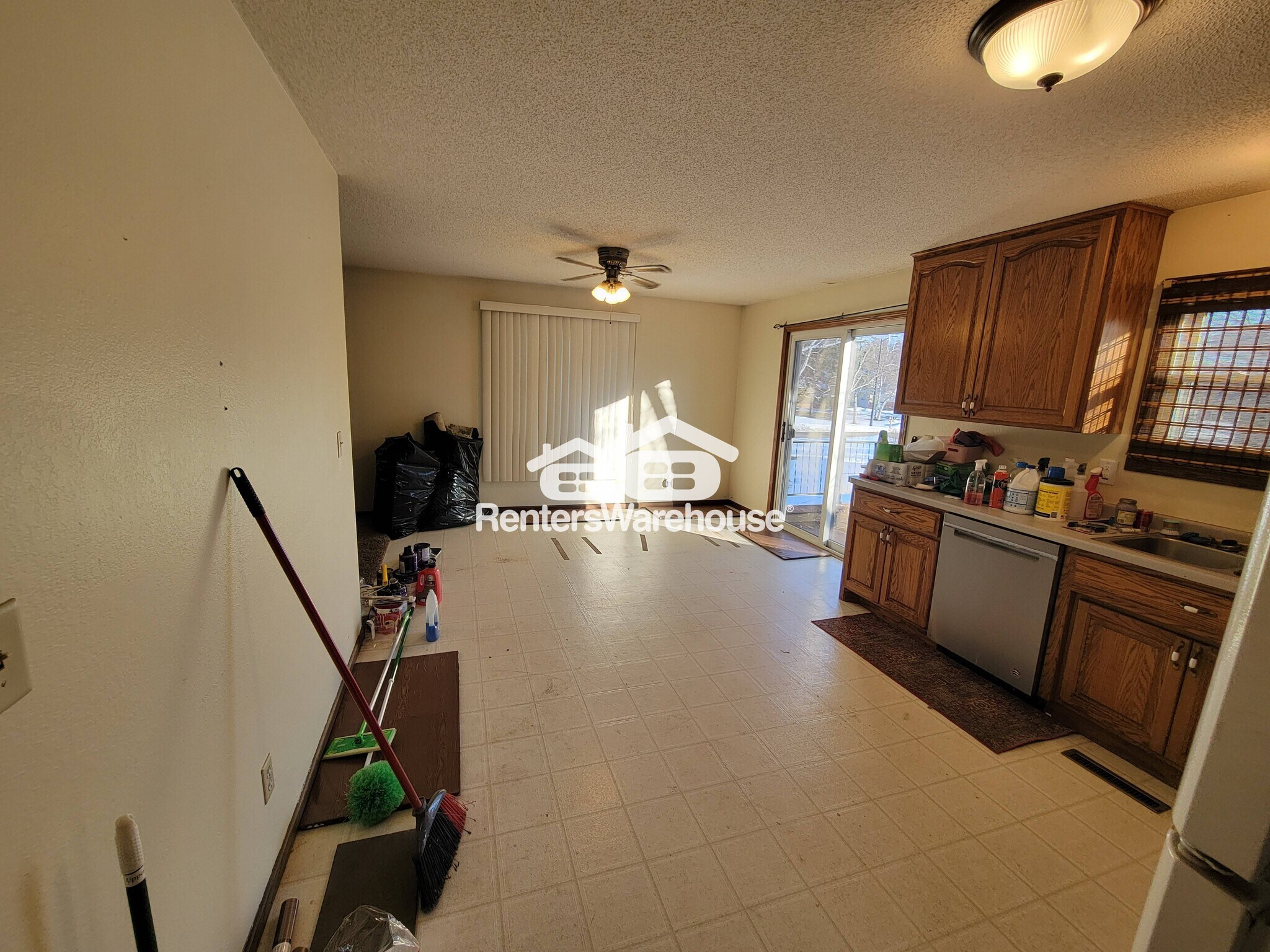 Building Photo - 1465 Cottonwood Rd