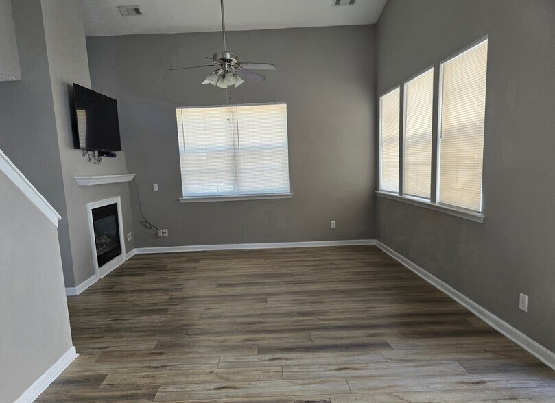 Building Photo - 231 Windcroft Ln NW