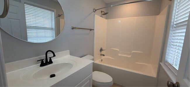 Building Photo - 307 Laurel Hill Ln