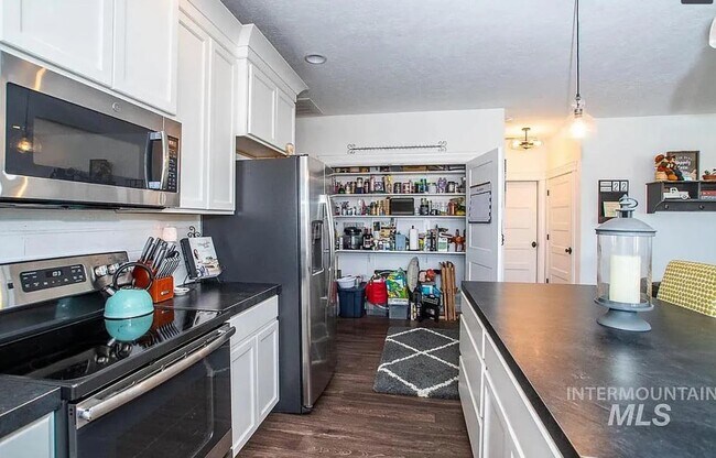 Kitchen - 15872 Sandy Ridge Ct