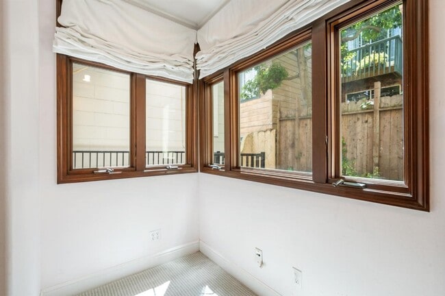 Building Photo - 1127 Filbert St