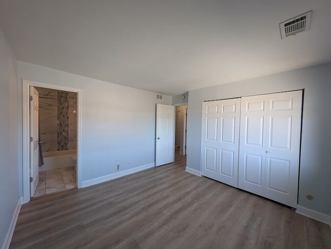 Building Photo - 9024 Lincoln Ct