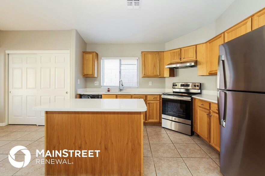 Building Photo - 1210 E Rosemonte Dr