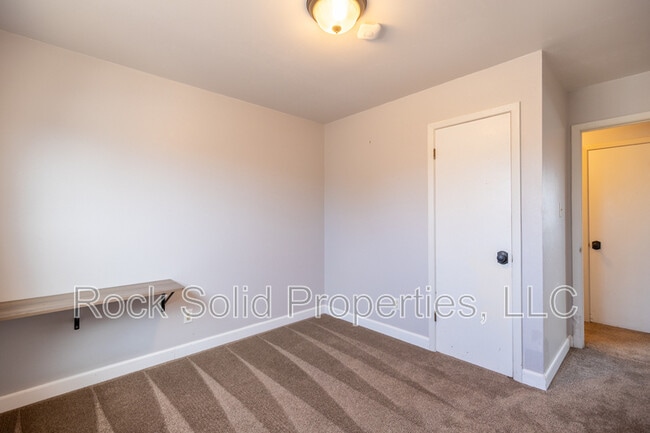 Building Photo - 4709 Windmill Rd