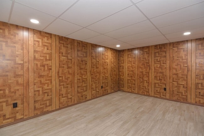 Building Photo - 3 Holly Ln