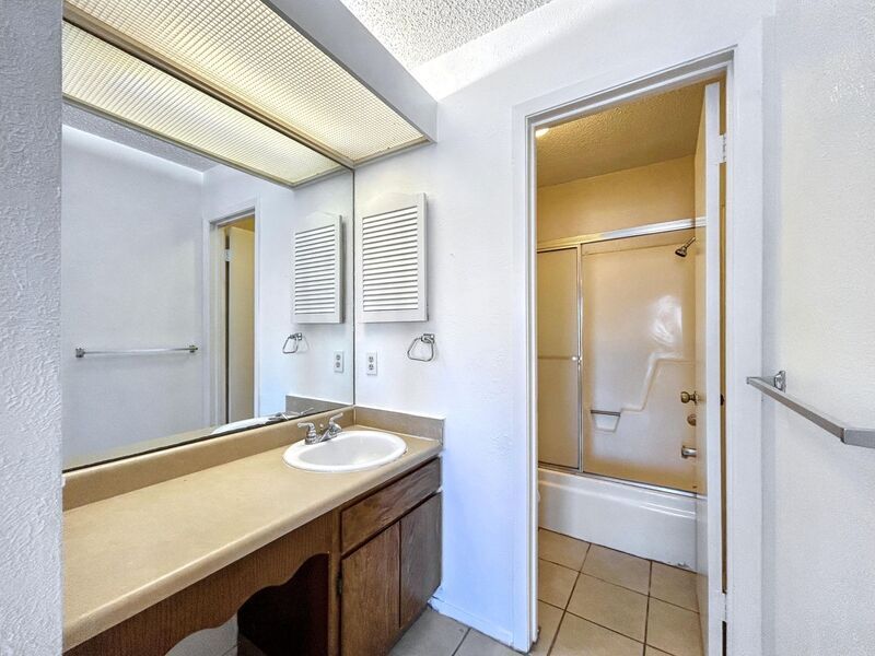 Building Photo - 1405B Braker Ln