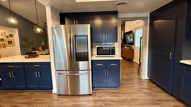 Building Photo - 1504 Dorothy Dr