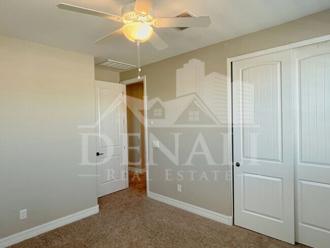 Building Photo - 13648 N 144th Dr