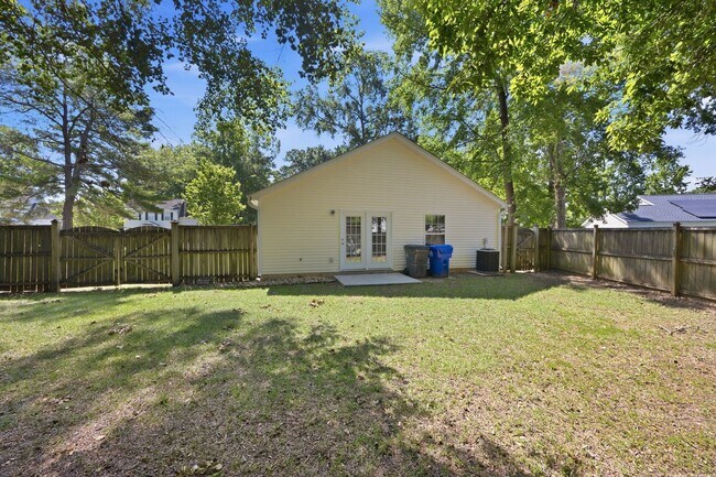 Building Photo - Comfortable 3BR Ranch with 2-Car Garage in Northwoods Pointe