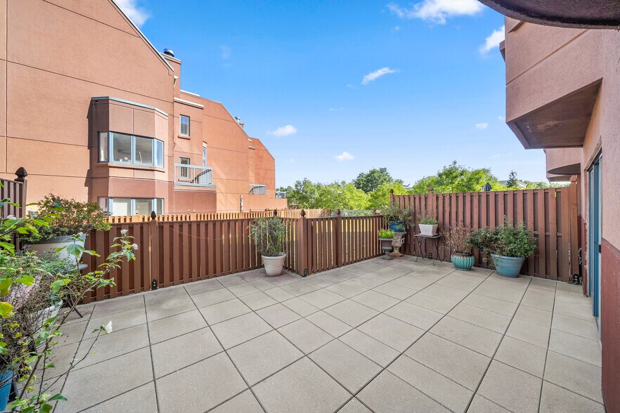 Building Photo - 303 Williams Ct