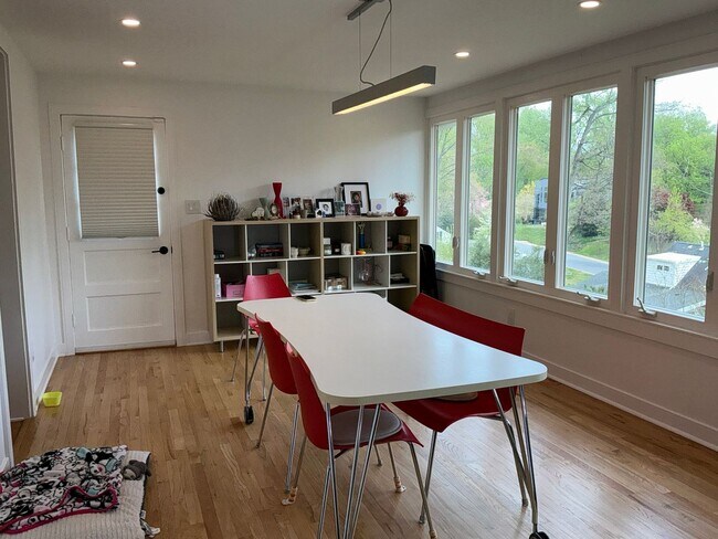 Building Photo - Fully remodeled 4BR 2.5BA colonial in 4 corners area of Silver Spring