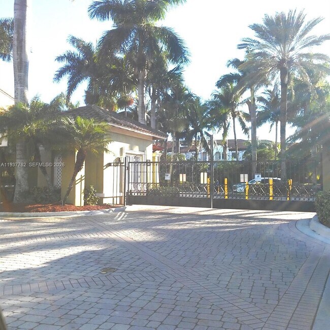 Building Photo - 2120 W Preserve Way