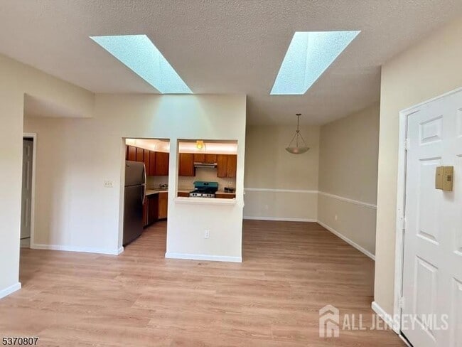 Building Photo - 81 Fisher Dr
