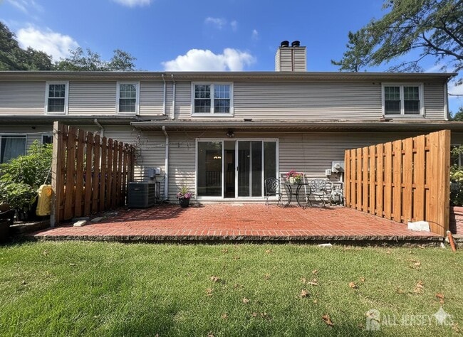 Building Photo - 68 Delancy Ct