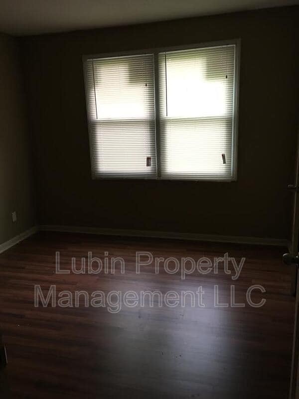 Building Photo - 670 Bethel Ave