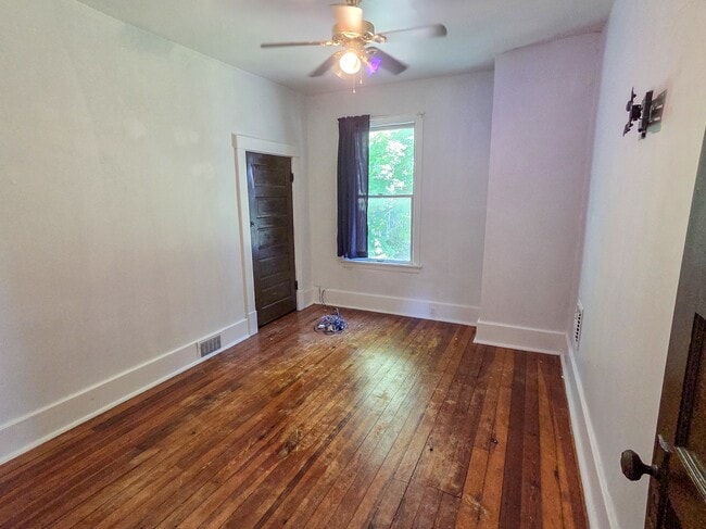Building Photo - 1330 Woodmont Ave