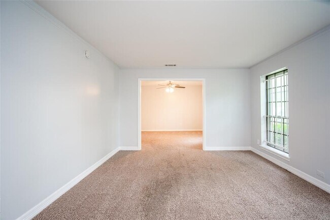 Building Photo - 15319 Paseo Del Rey Dr