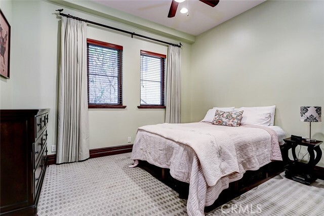 Building Photo - 853 6th St