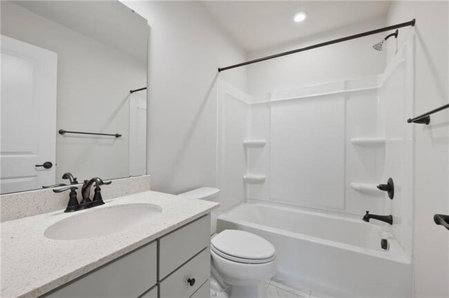 Building Photo - 3005 Eagle Ridge Dr