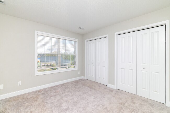 Building Photo - 7703 Honey Oaks Rd