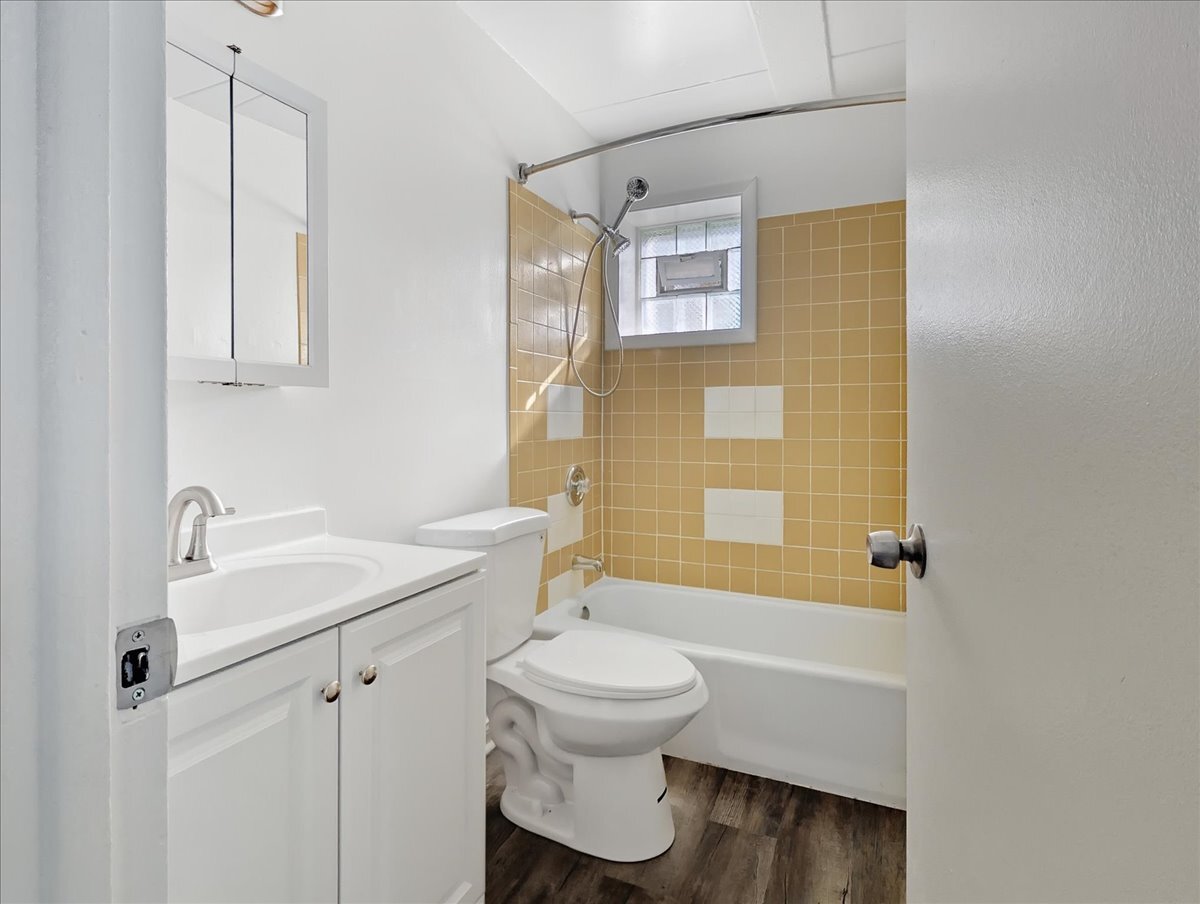 Building Photo - 300 Marlene Ct