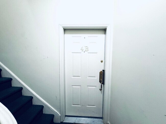 Building Photo - 214 Warren St