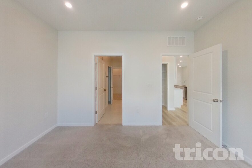 Building Photo - 64 Brazil Nut Cir