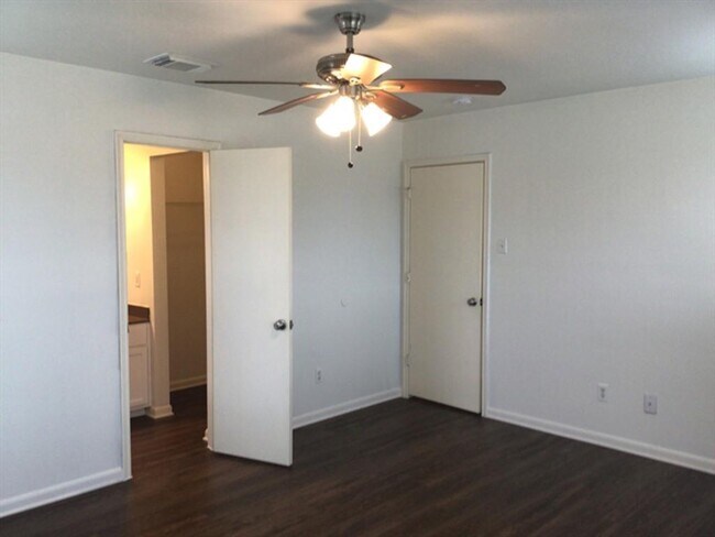 Building Photo - 5403 Coastal Way