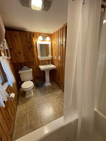 Building Photo - 65 Sebago Rd