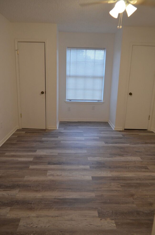 Building Photo - Come home...