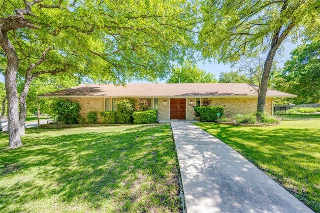 Primary Photo - 405 Westbrook Dr