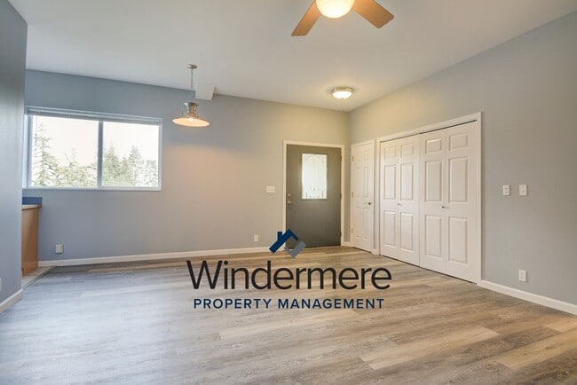Building Photo - 1 Bed 1 Bath newly remodeled with Large shop **$500 off first months rent**