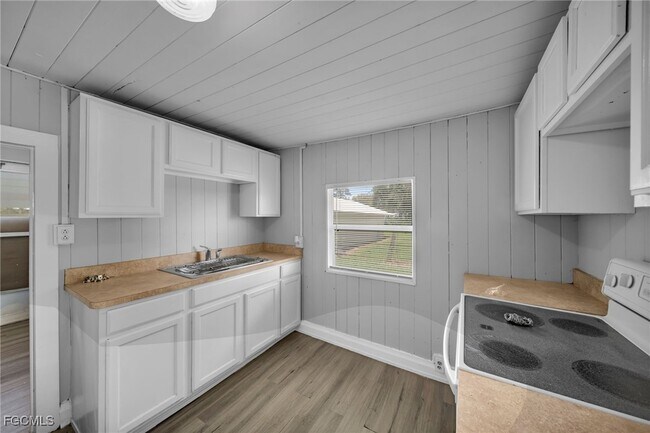 Building Photo - 2950 Packinghouse Rd