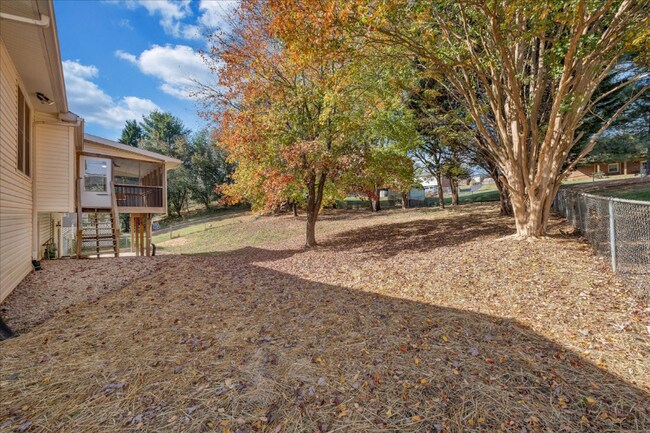 Building Photo - 5184 Orchard Hill Dr