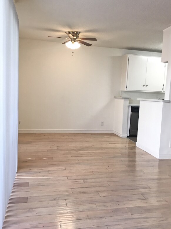 Building Photo - 3438 Mentone Ave