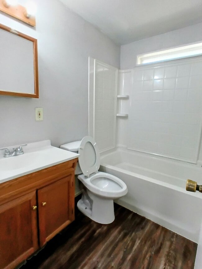 Building Photo - Epperly Heights School- FIRST FULL MONTH FREE, HAPPY HOLIDAYS!