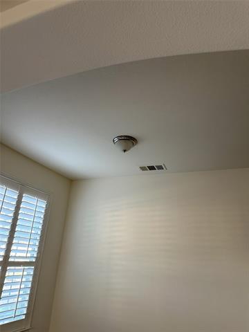 Building Photo - 453 Arbol