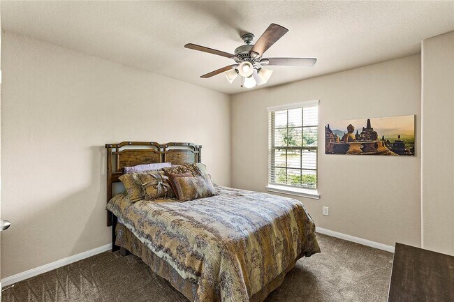 Building Photo - 16020 Fountainview Dr