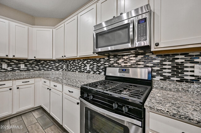 Building Photo - 12243 W Briles Rd