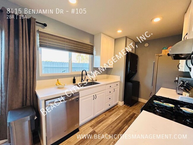 Building Photo - Beautifully Updated 2 Bedroom, 1 Bath with...