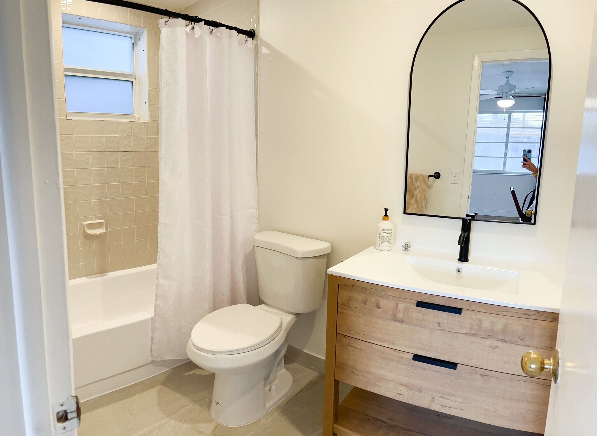 Building Photo - 9394 SW 77 Avenue